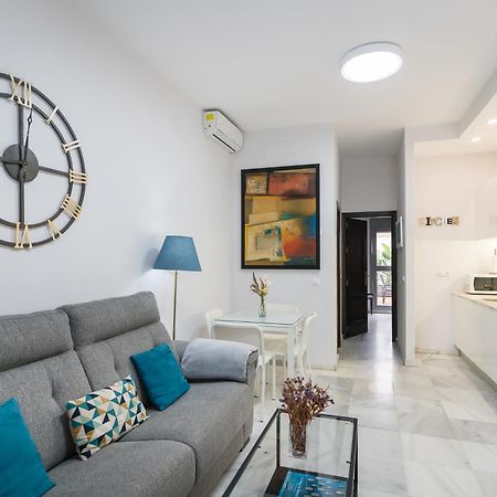 Apartamento Triana Deluxe Con Patio Privado セビリア エクステリア 写真