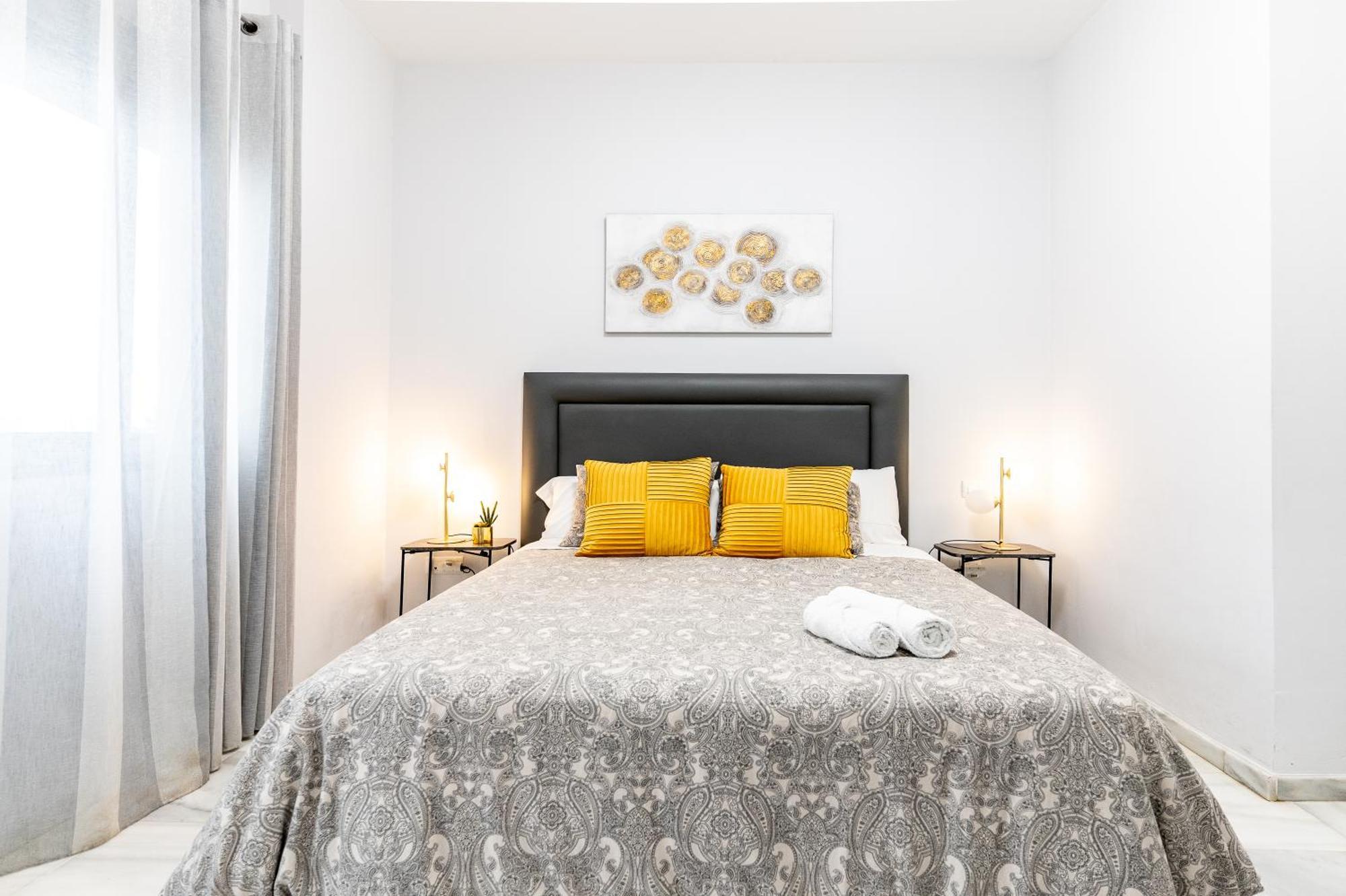 Apartamento Triana Deluxe Con Patio Privado セビリア エクステリア 写真