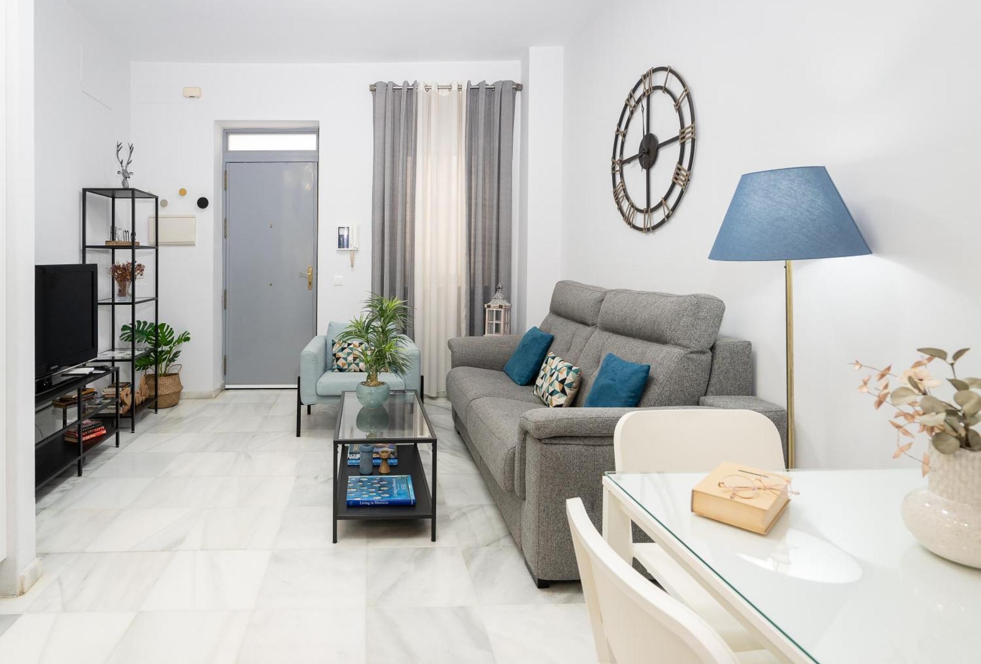 Apartamento Triana Deluxe Con Patio Privado セビリア エクステリア 写真